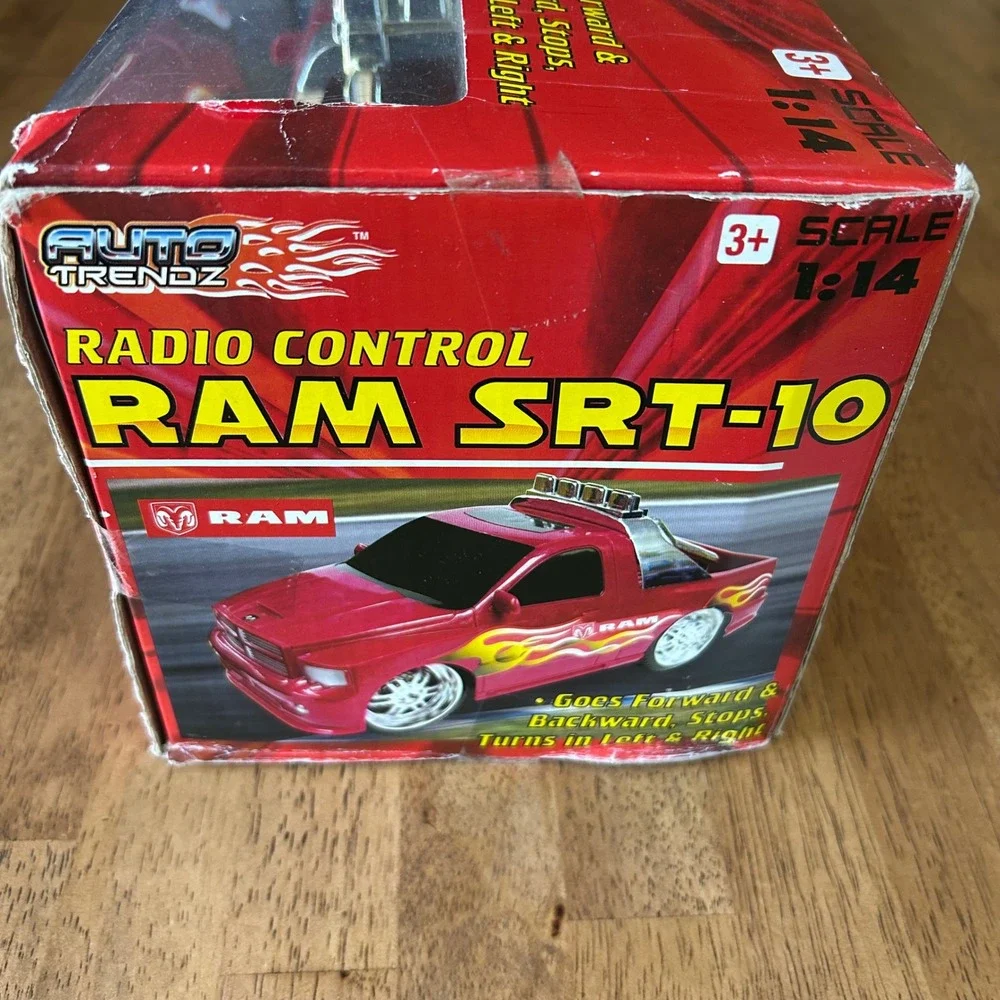 Auto Trendz Radio Control Ram SRT-10 1:14 Scale RC Truck 27MHz New in Box 2010